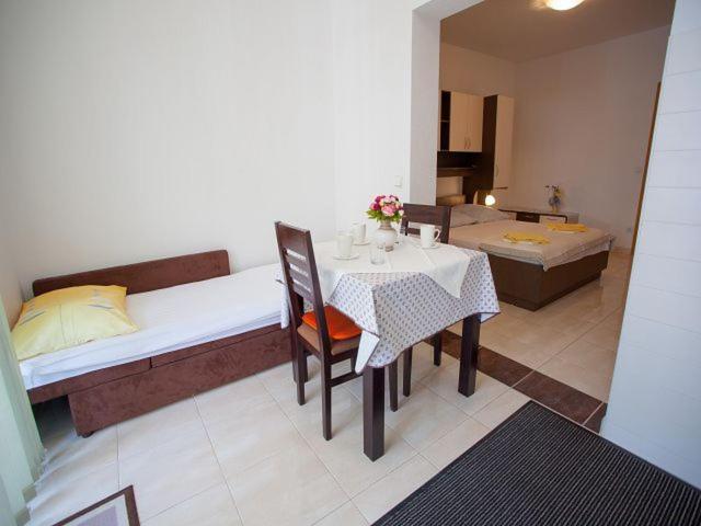 Apartmani Dana Makarska Eksteriør billede