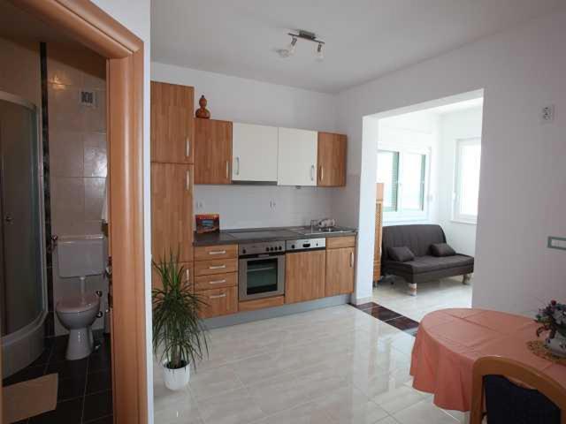 Apartmani Dana Makarska Eksteriør billede