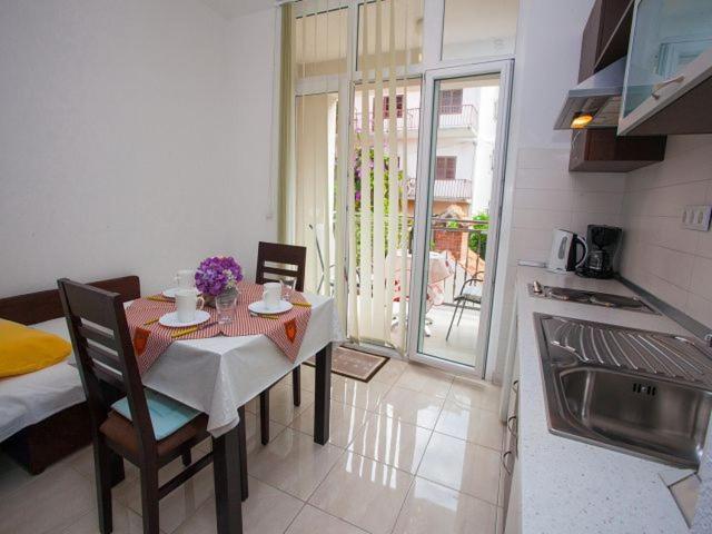 Apartmani Dana Makarska Eksteriør billede