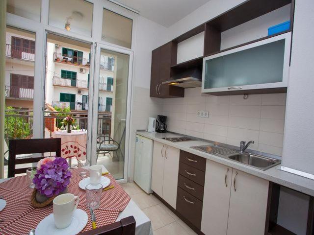 Apartmani Dana Makarska Eksteriør billede